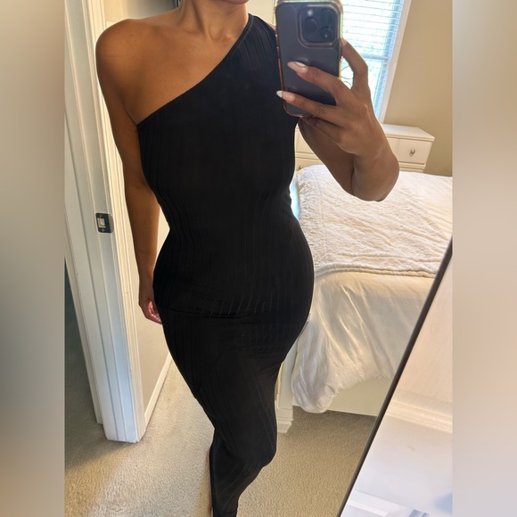 👗Stretchy One-Shoulder 👗 - Picture 2 of 5